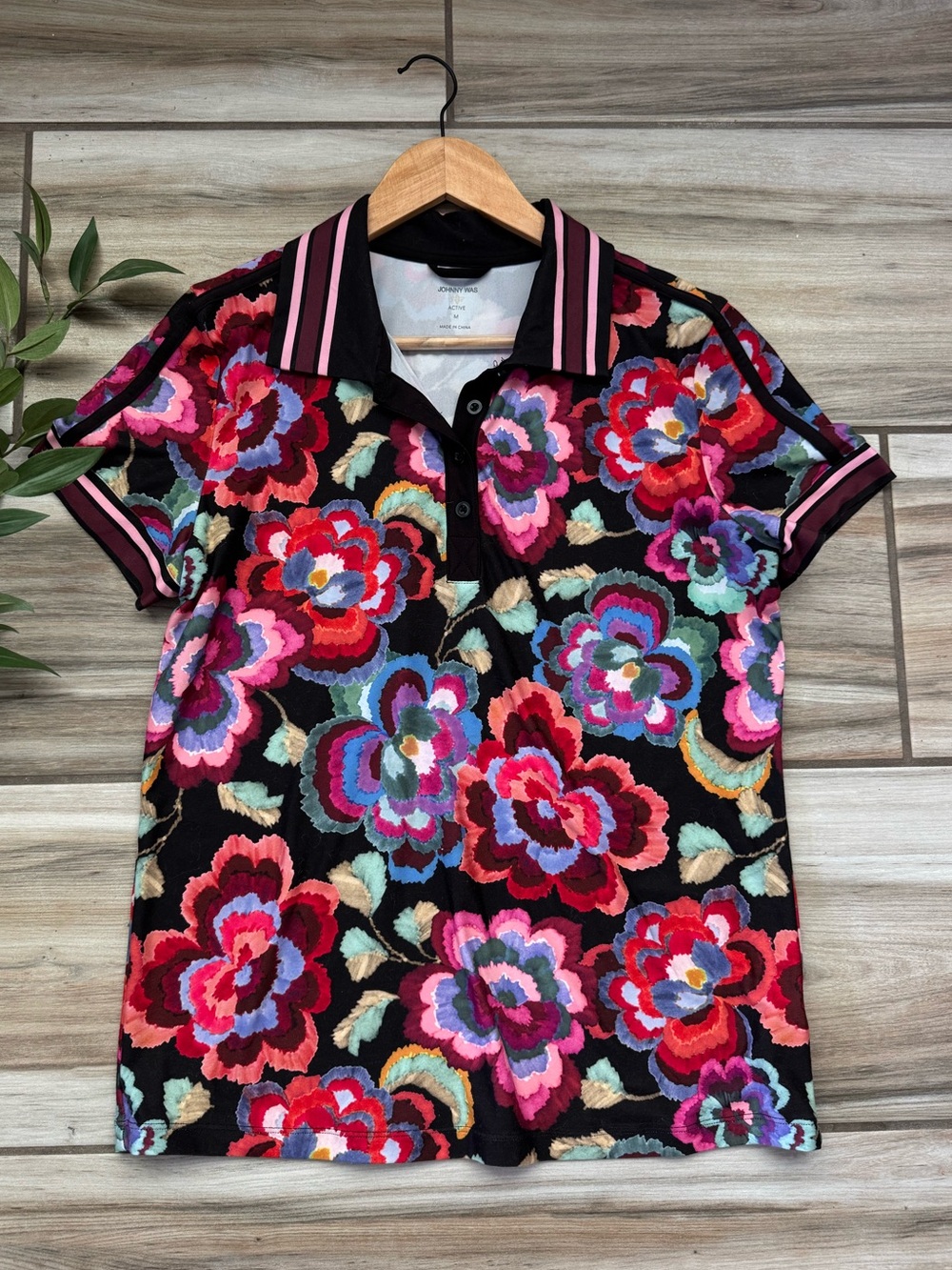 Johnny Was Active Nero Sequence Floral Polo Tee M Golf Tennis Pickleball